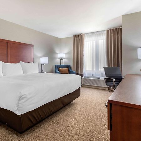 Comfort Inn & Suites Greater Napanee Zewnętrze zdjęcie