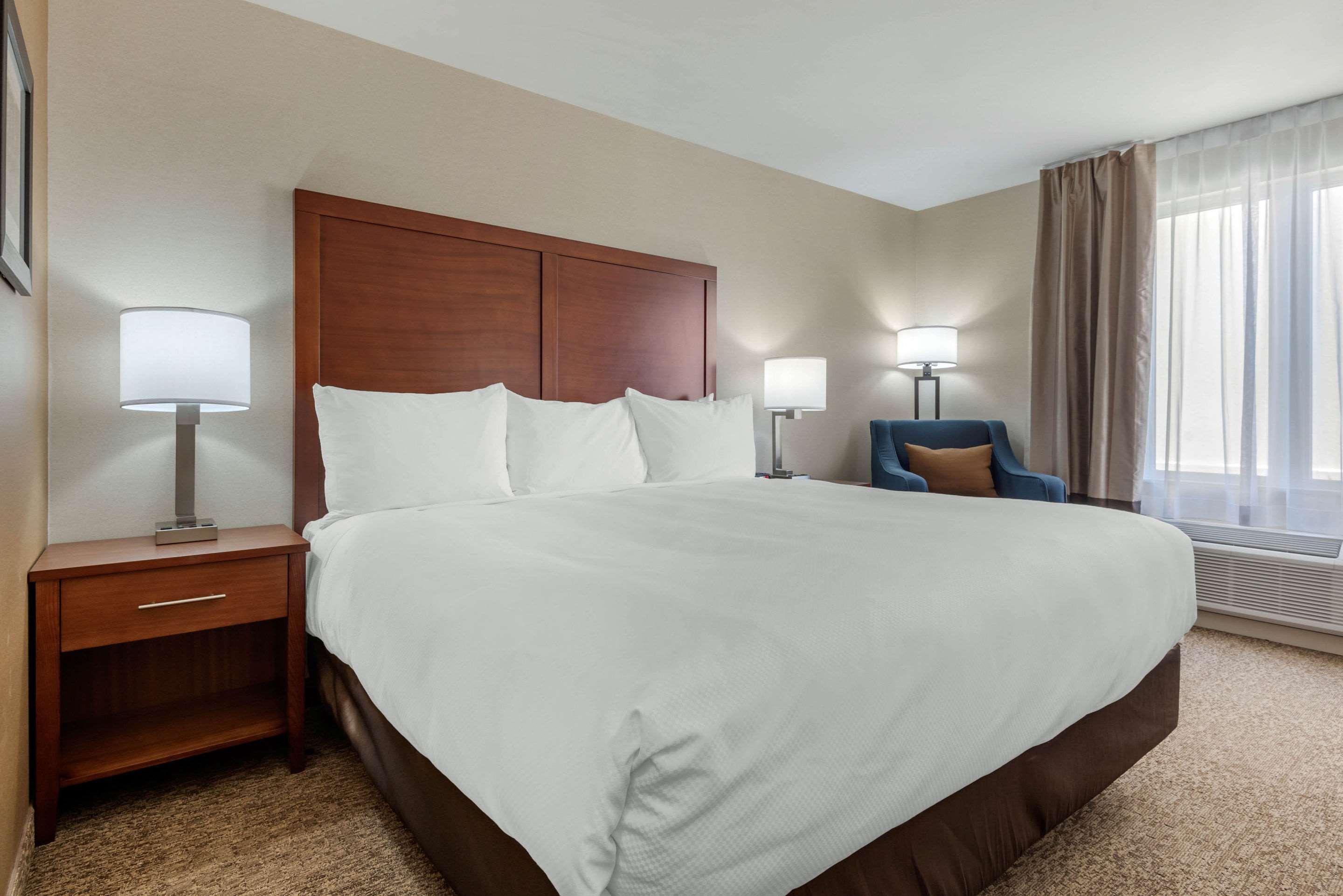 Comfort Inn & Suites Greater Napanee Zewnętrze zdjęcie