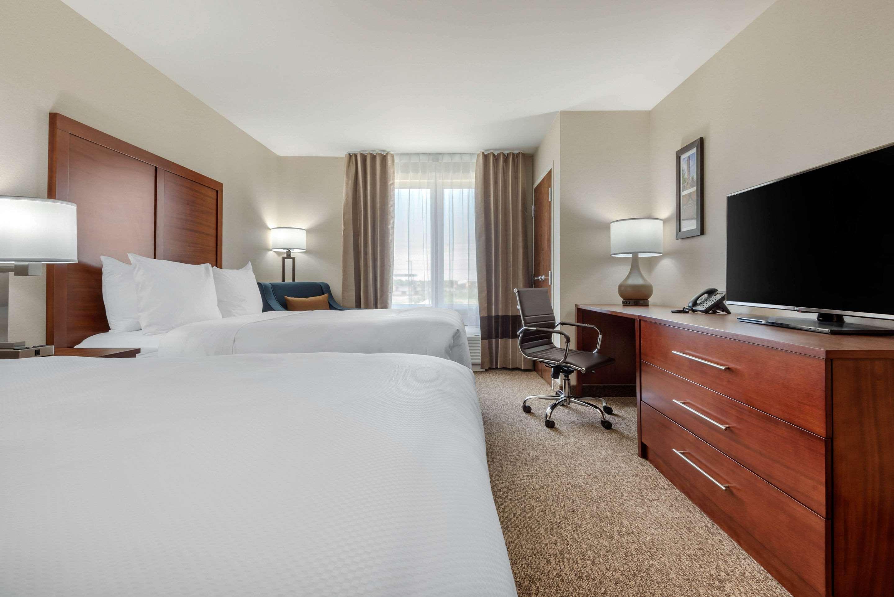 Comfort Inn & Suites Greater Napanee Zewnętrze zdjęcie