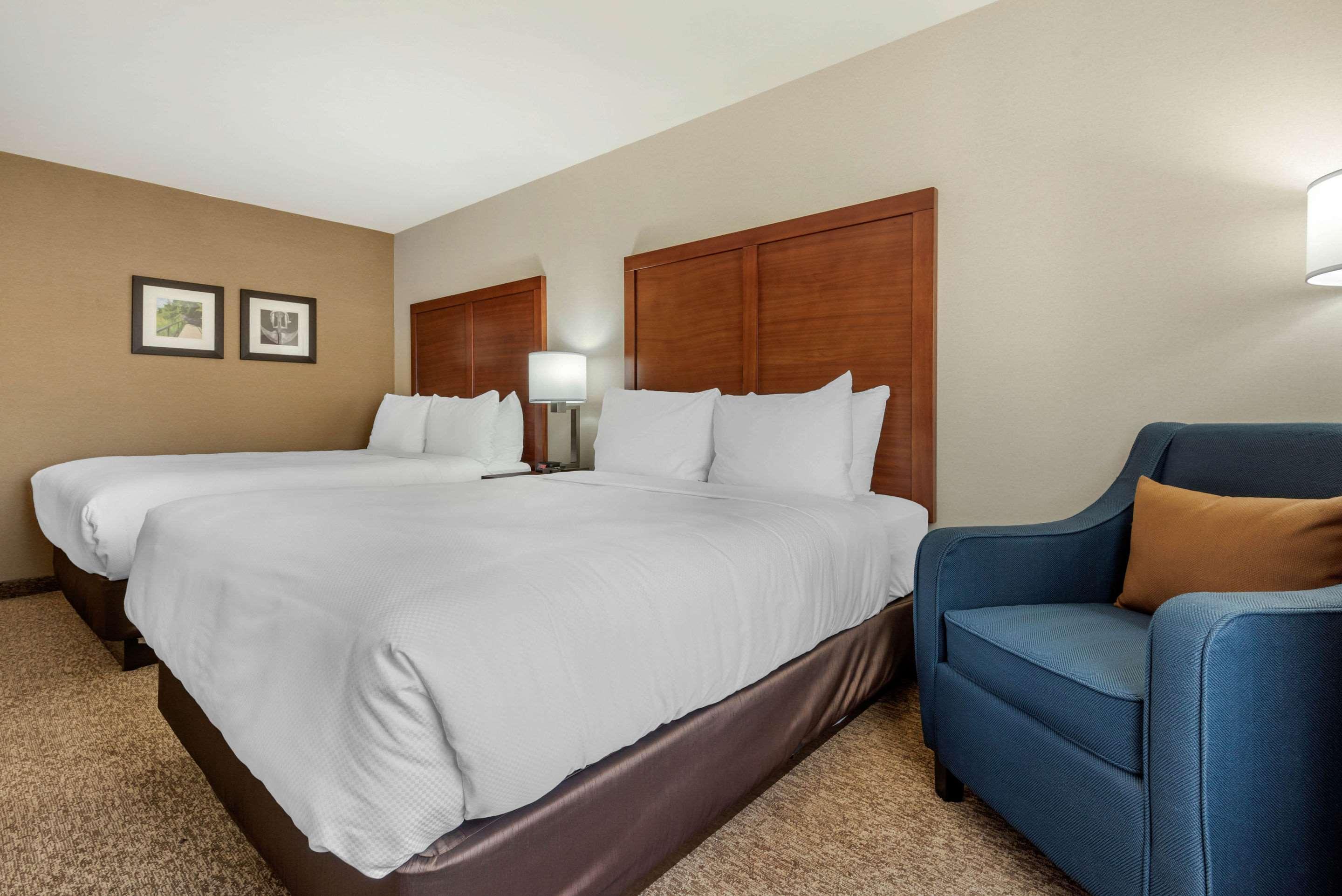 Comfort Inn & Suites Greater Napanee Zewnętrze zdjęcie