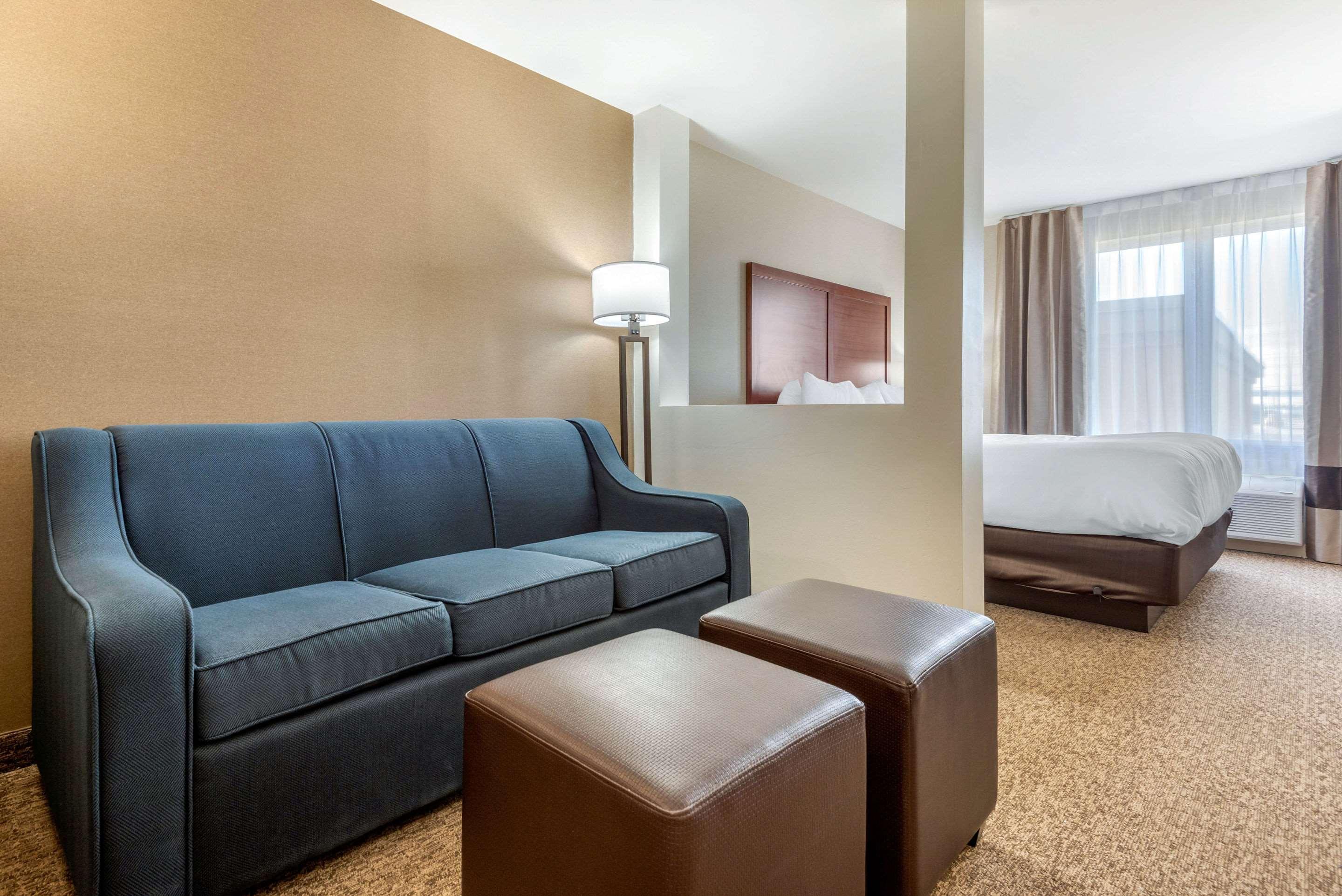 Comfort Inn & Suites Greater Napanee Zewnętrze zdjęcie