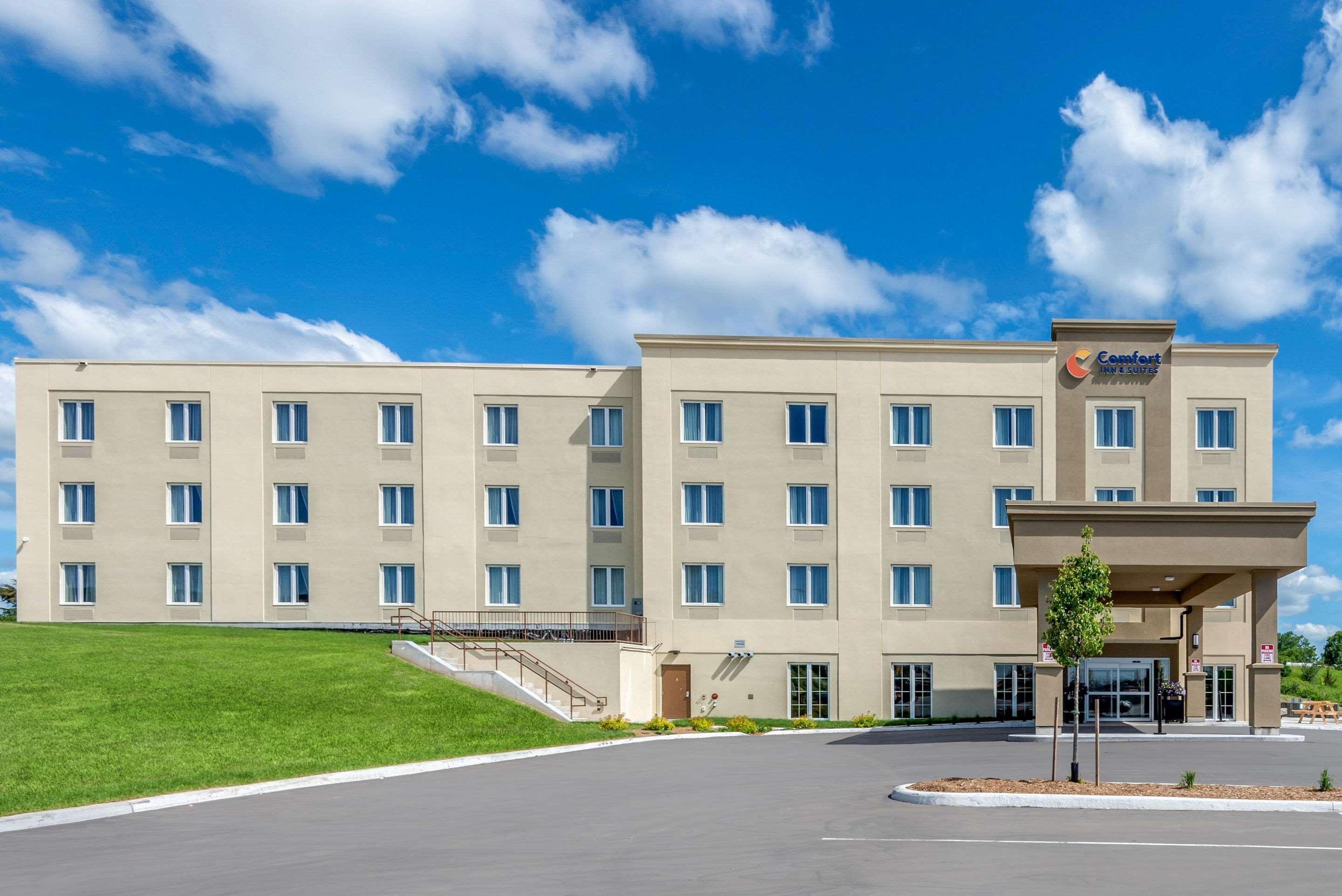 Comfort Inn & Suites Greater Napanee Zewnętrze zdjęcie